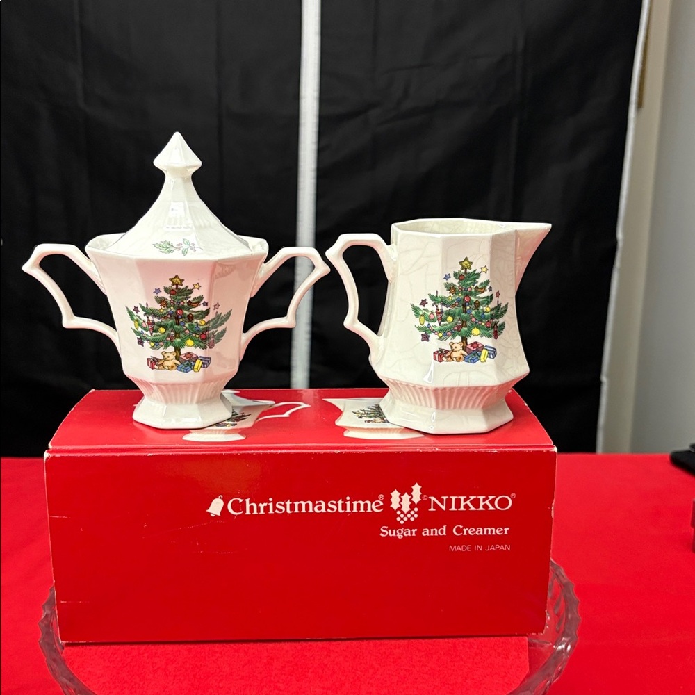 Nikko Ceramics Christmas Sugar and Creamer Set - White and Green